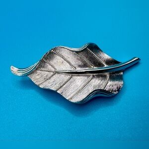 TRIFARI vintage silver-tone, etched Leaf Brooch